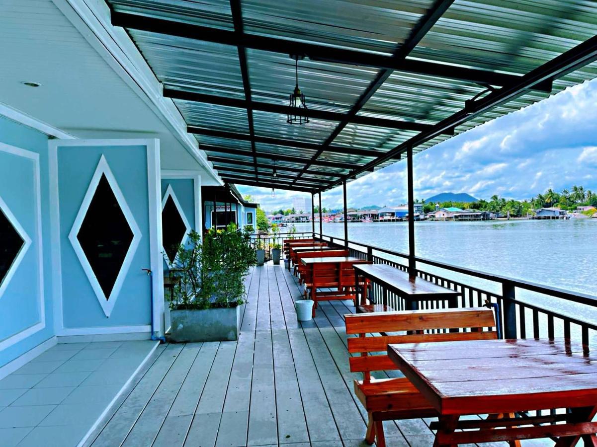 Chaiyai River Front Hotel Sichon Exterior photo