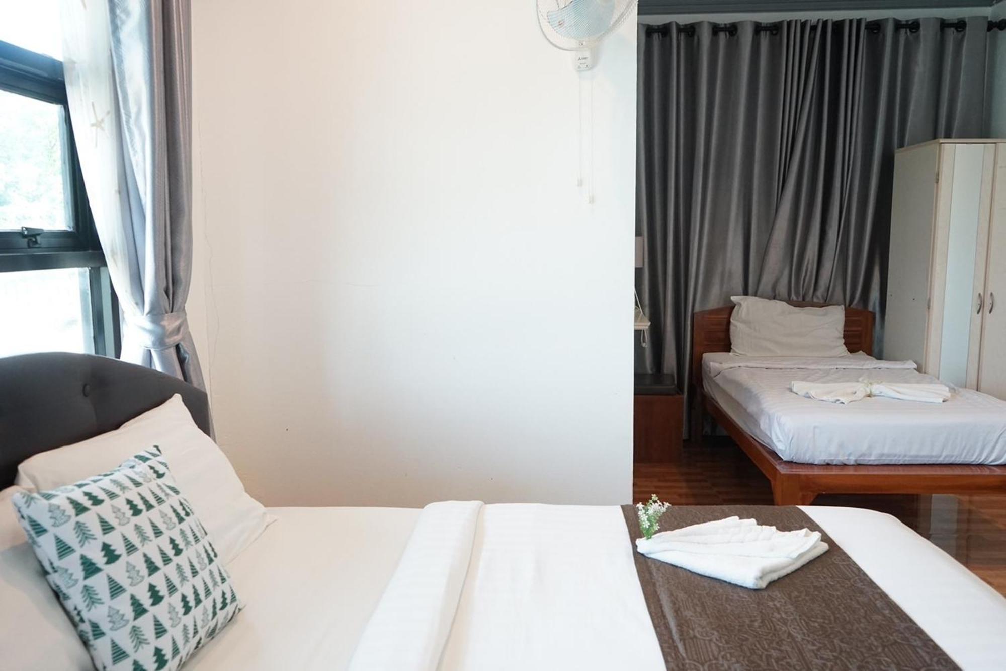 Chaiyai River Front Hotel Sichon Exterior photo
