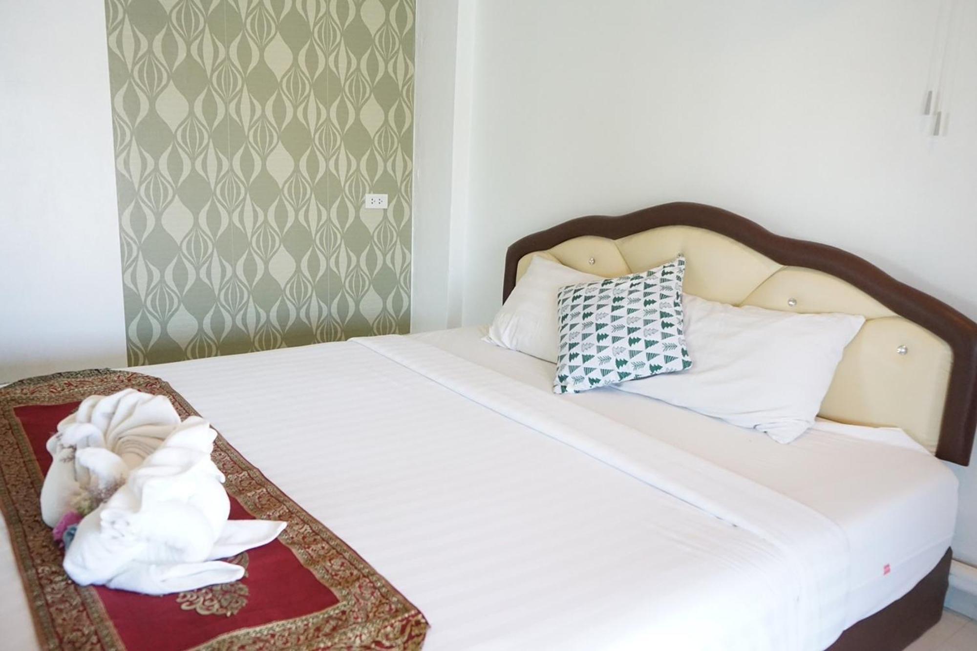 Chaiyai River Front Hotel Sichon Exterior photo