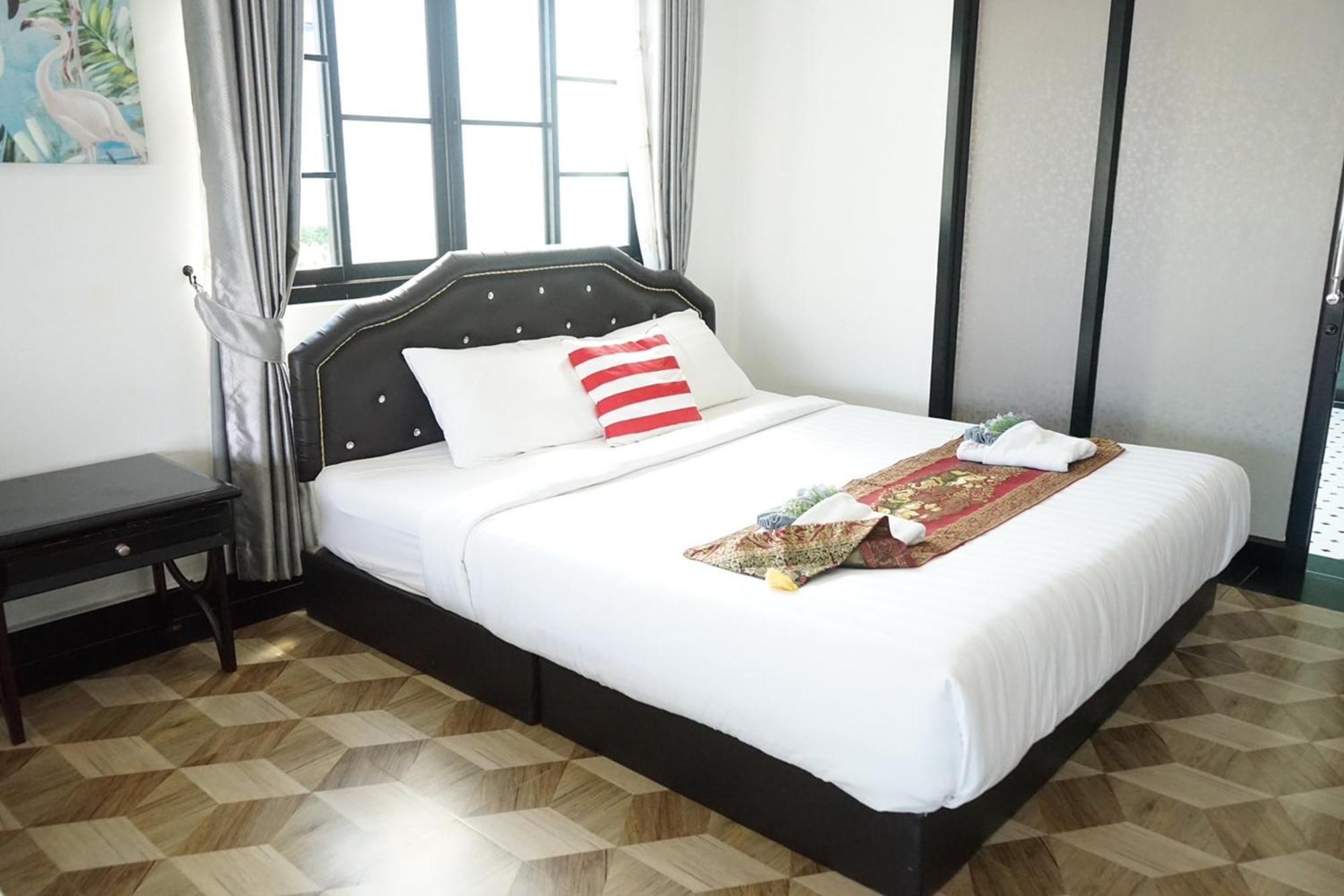 Chaiyai River Front Hotel Sichon Exterior photo
