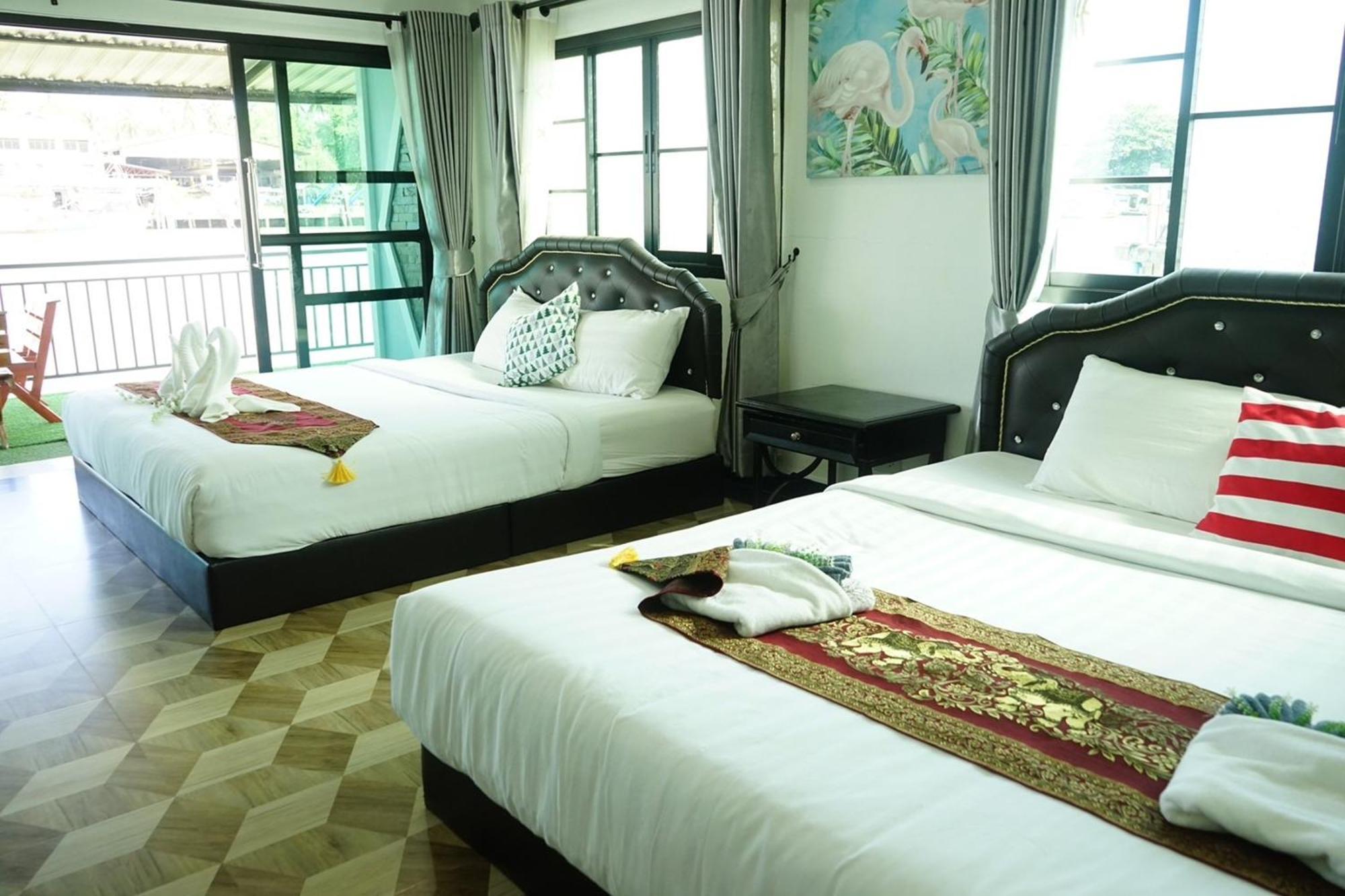 Chaiyai River Front Hotel Sichon Exterior photo