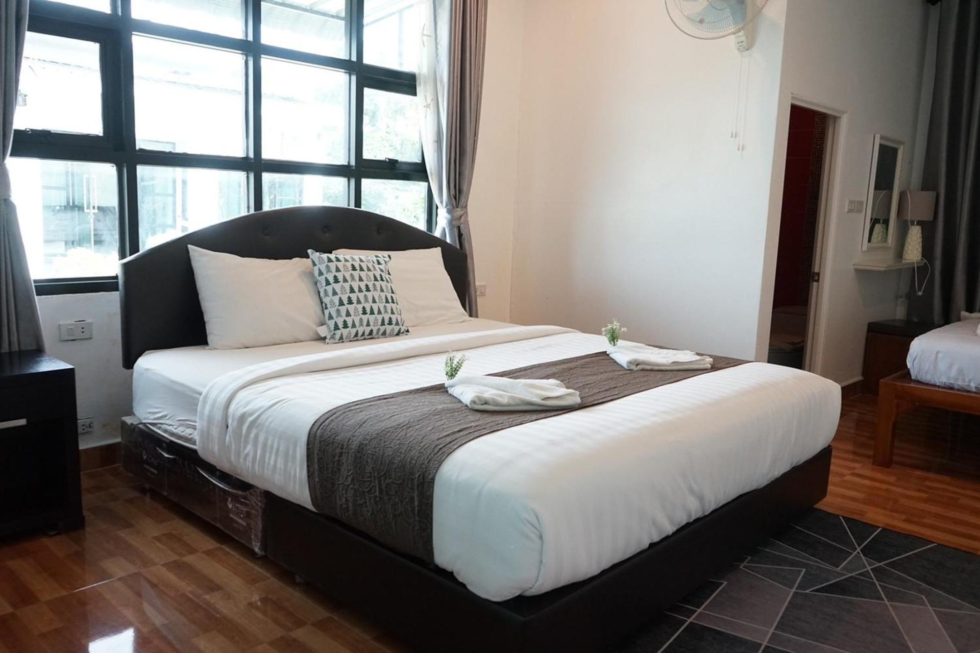 Chaiyai River Front Hotel Sichon Exterior photo